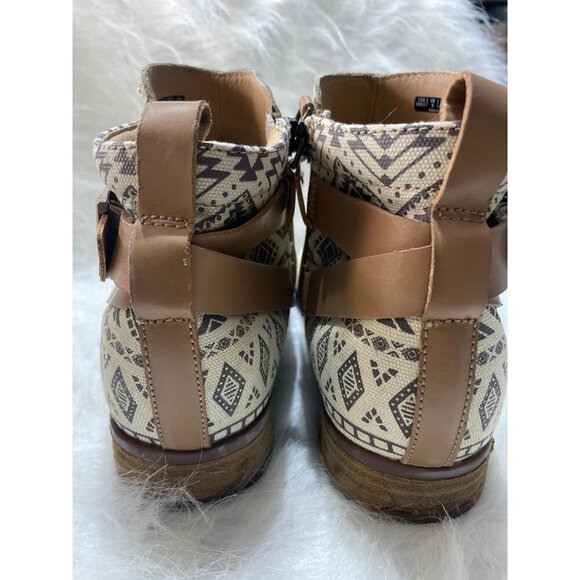 Perforated Suede Ankle Boots With Tribal Design & Buckle Detail Size 8.5 Beige - Picture 4 of 7